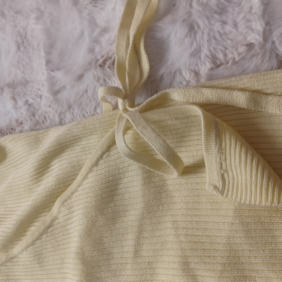 Yellow wrap sweater vest wrap around with tie. - Picture 5 of 5